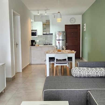 Sandstone Luxury 2 Bedroom Apartment With Lift And Common Pool Flic-en-Flacq Kültér fotó