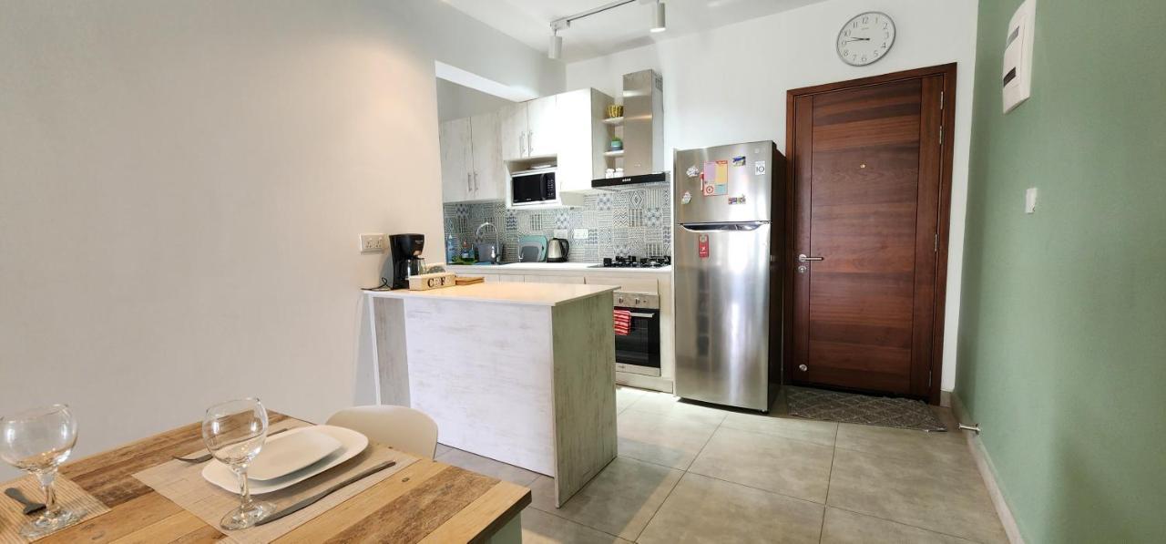 Sandstone Luxury 2 Bedroom Apartment With Lift And Common Pool Flic-en-Flacq Kültér fotó