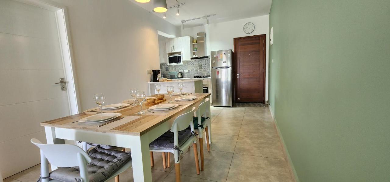 Sandstone Luxury 2 Bedroom Apartment With Lift And Common Pool Flic-en-Flacq Kültér fotó