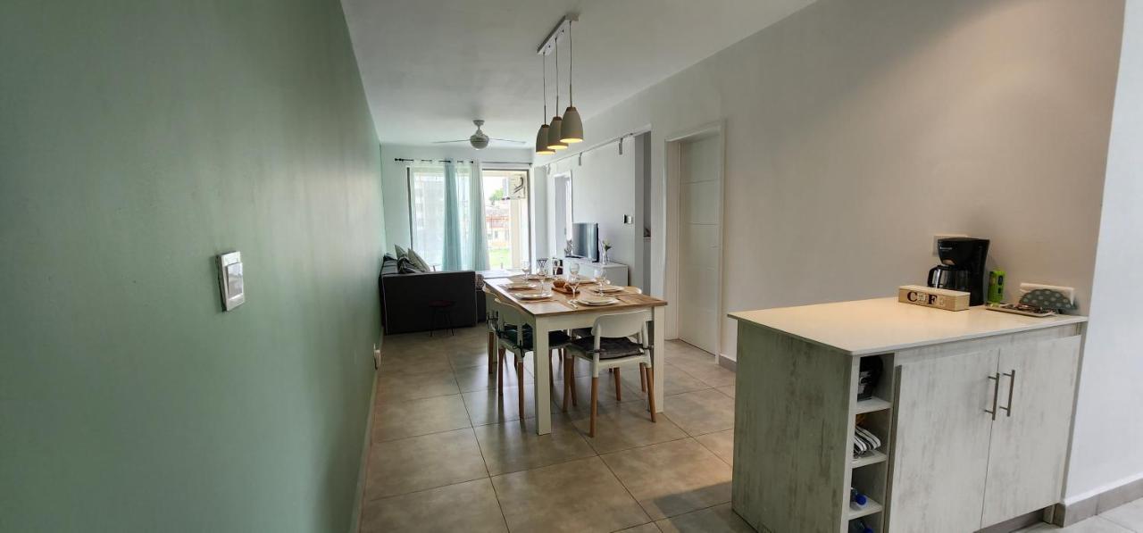 Sandstone Luxury 2 Bedroom Apartment With Lift And Common Pool Flic-en-Flacq Kültér fotó
